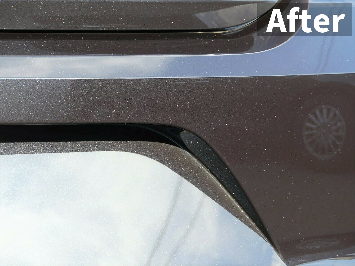 キズ消し用コンパウンドと鏡面仕上げ磨き用コンパウンドによるキズ消し磨きで線キズ(ひっかき傷)はきれいに消すことができました