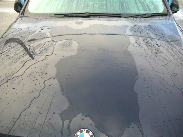 ガラスコーティング Ｗ－ＳＨＩＥＬＤが施工されたＢＭＷ、洗車前の撥水性能