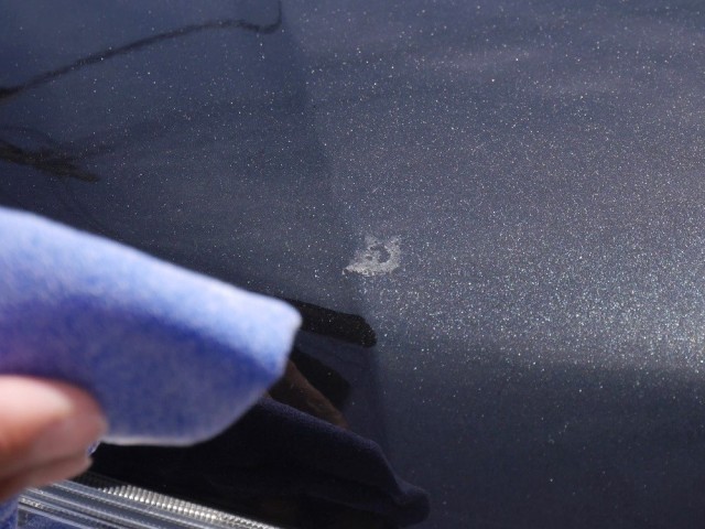 愛車の洗車やメンテナンスでよくありがちな、洗車で落としきれなかった汚れやシミを拭き上げの最中に発見した場合も心配は無用です！