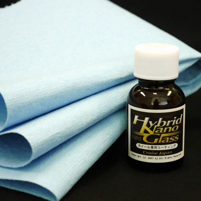 ブレーキダストや泥汚れを防いで車のアルミホイールのコーティングに最適！艶・撥水性能に優れたホイールコーティングはヘッドライト