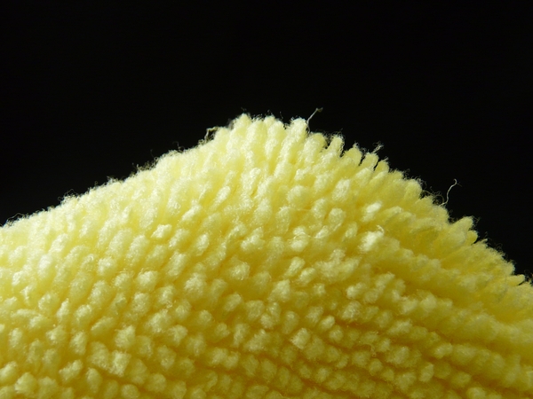 柔軟繊維を特殊加工で織り込んだ高級マイクロファイバータオルのアップ