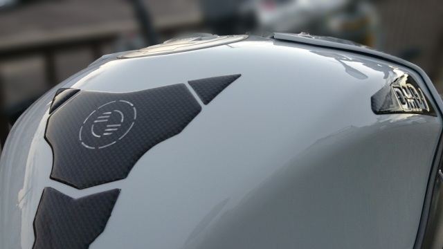 BMWのバイクS１０００Rにガラスコーティング「ゼウス」とコーティングコンディショナーの特別セット「2011アニバーサリーセット」を施工したコーティング評判・効果・レビュー・口コミ