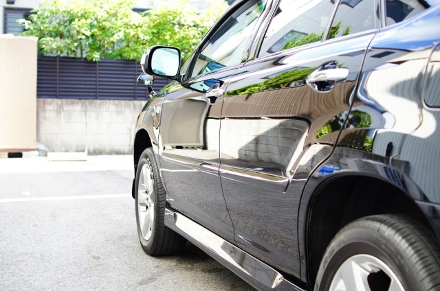 ガラスコーティングのハイブリッドナノガラスW-SHIELDを施工したトヨタハリアー