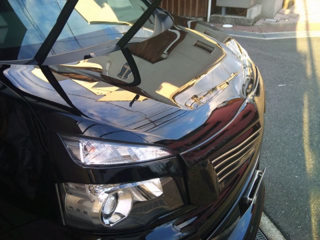 ガラスコーティングのハイブリッドナノガラスゼウスを施工したトヨタVOXY