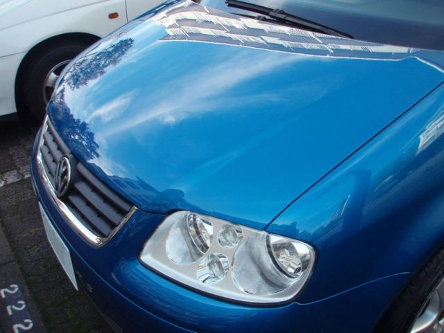 ガラスコーティングのハイブリッドナノガラスゼウスを施工したフォルクスワーゲン