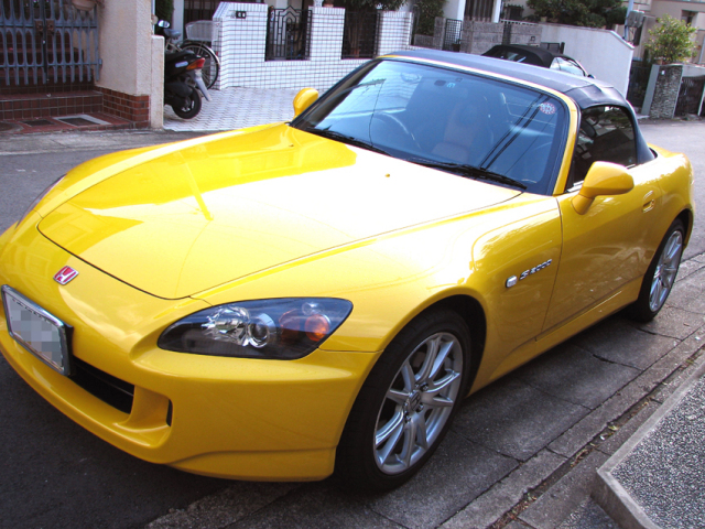 ガラスコーティングのハイブリッドナノガラスゼウスβを施工したホンダS2000