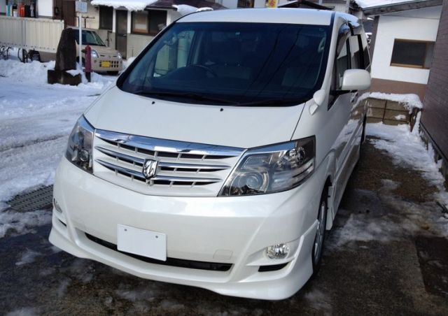 ガラスコーティングのハイブリッドナノガラスおススメの下地徹底セットを施工されたトヨタ　アルファード