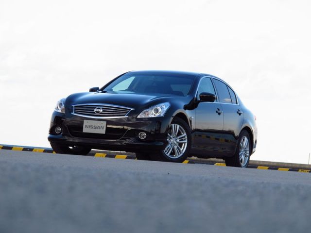 ガラスコーティングのハイブリッドナノガラスゼウスを施工したＶ３６スカイライン