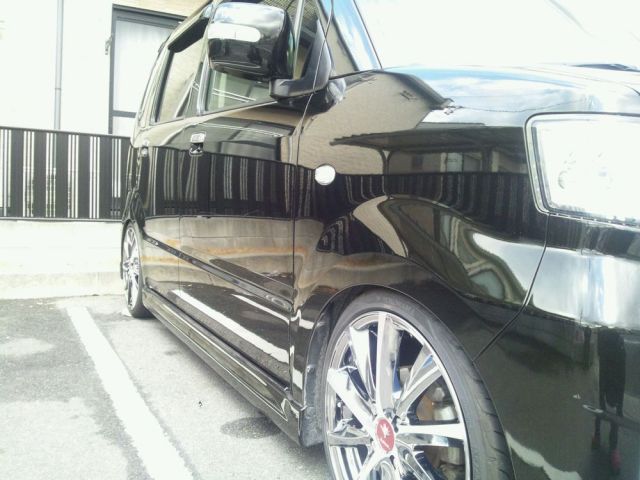 ガラスコーティングのハイブリッドナノガラスのゼウスを施工したお車