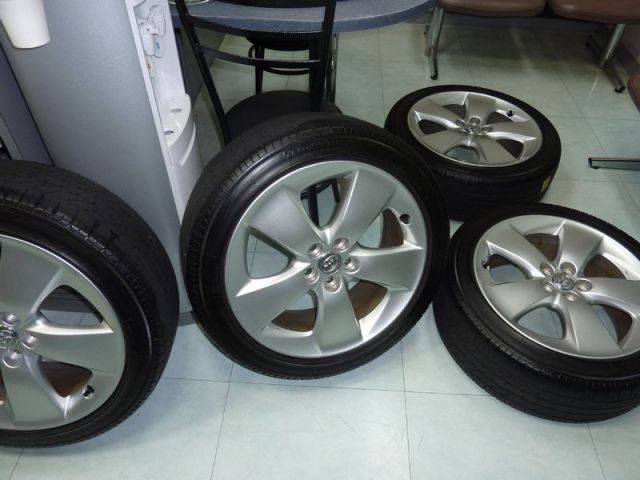 ガラスコーティングのハイブリッドナノガラス-ホイールコーティングを施工したタイヤ