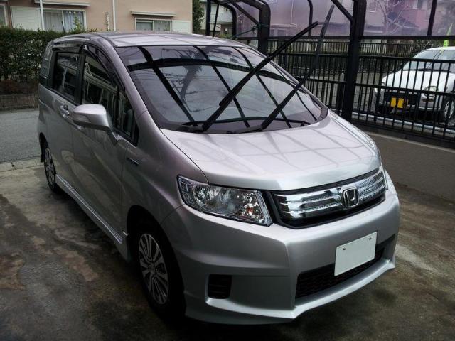 ガラスコーティングのハイブリッドナノガラスゼウスを施工されたHONDA フリードスパイクハイブリッド