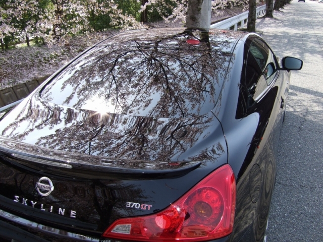 ガラスコーティングのハイブリッドナノガラスゼウスを施工されたニッサン　スカイライン