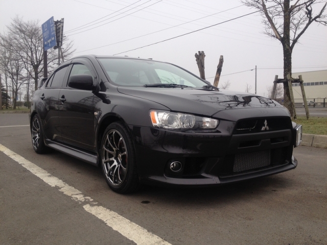 ガラス系コーティング全般に対応したメンテナンス剤コーティングコンディショナーを施工した三菱ランサーエボリューション