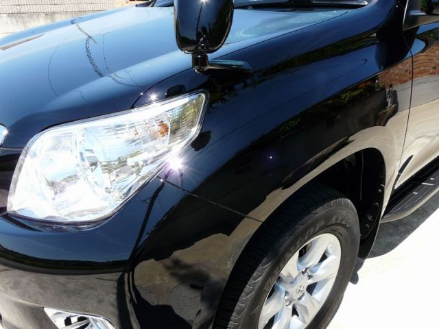 鏡面仕上げコンパウンド｢ミラーフィニッシュ｣を施工されて輝くトヨタ プラド150