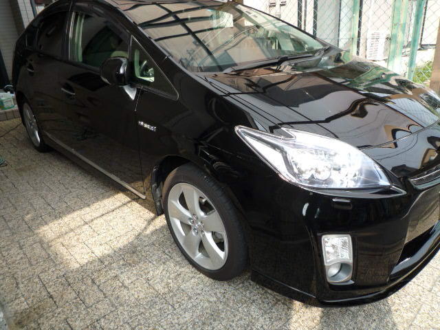 ガラスコーティングの下地処理の必需品！ハイブリッドナノガラス特製コンパウンドを施工されたトヨタ　プリウス 