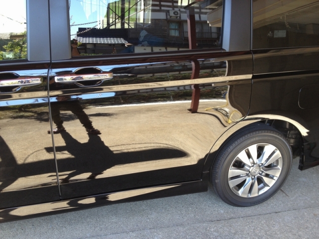 ホンダ・ステップワゴンのコーティング評価・口コミ。ハイブリッドナノガラスのファイングロスを使用。  
