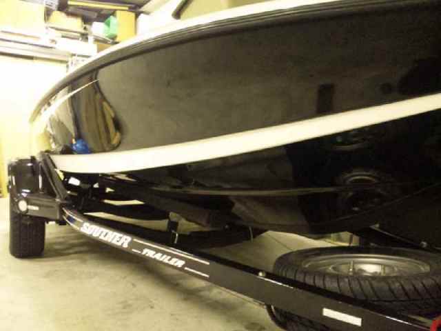 ガラスコーティング施工例　フィッシングボート　黒