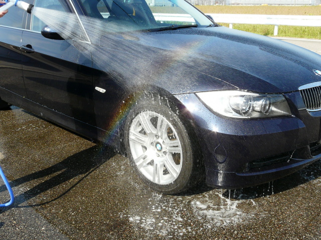 車のガラスコーティング ハイブリッドナノガラス コーティング前下地処理  ハイパーネンダー