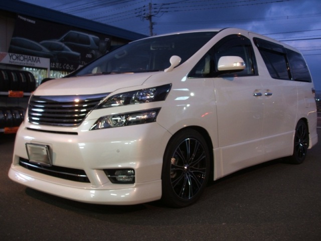 ガラスコーティング施工例　トヨタ　ヴェルファイア　パールホワイト