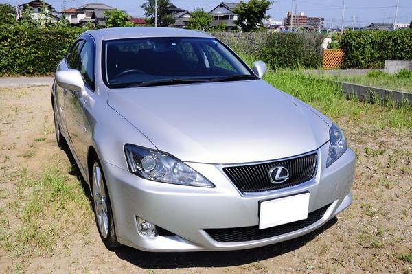 ガラスコーティングのハイブリッドナノガラスのゼウスを施工したレクサスIS