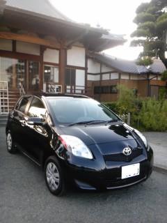 ガスコーティングのハイブリッドナノガラスのゼウスを施工したトヨタヴィッツ