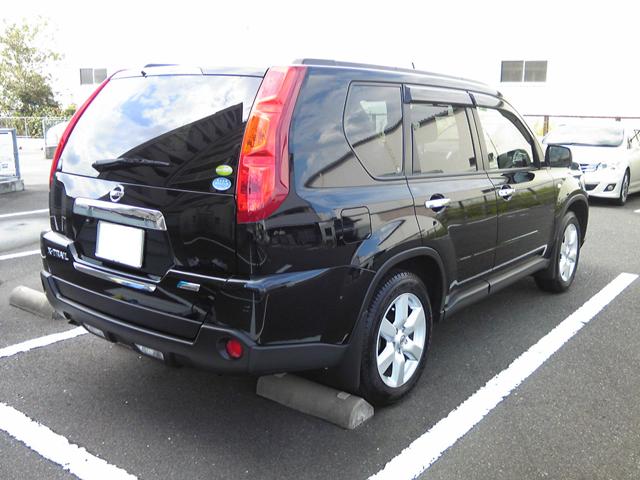 ガスコーティングのハイブリッドナノガラスのゼウスを施工した日産エクストレイルXtt　