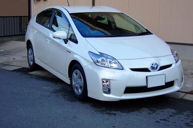 ガスコーティングのハイブリッドナノガラスのゼウスを施工したトヨタプリウス