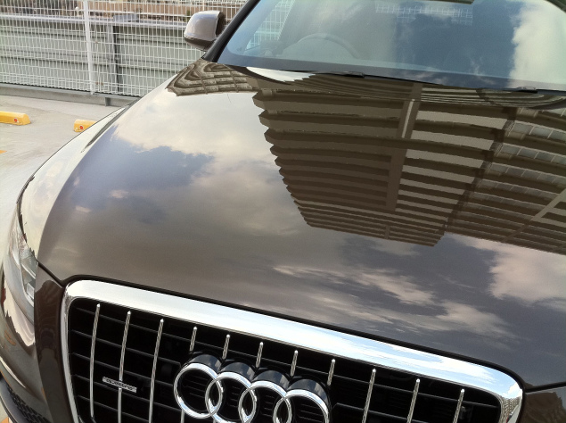 ガラスコーティングのハイブリッドナノガラスのゼウスを施工したAudi　Q５