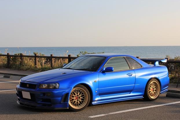 ガラスコーティングのハイブリッドナノガラスのゼウスを施工した日産スカイラインGT-R V-SpecⅡ