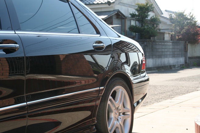 ガラスコーティングのハイブリッドナノガラスゼウスを施工したメルセデスベンツ AMG