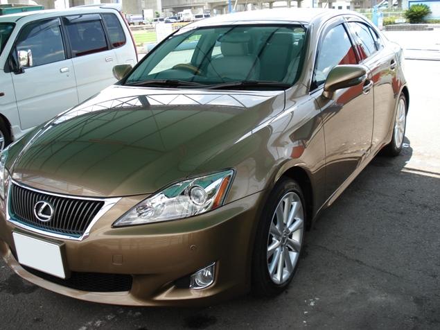 ガラスコーティングのハイブリッドナノガラスゼウスを施工したレクサスIS350