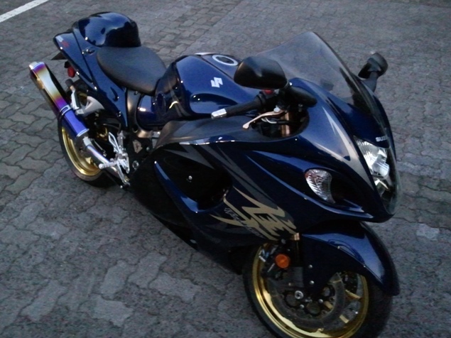 ガラスコーティングのハイブリッドナノガラスW-SHIELDを施工したバイク