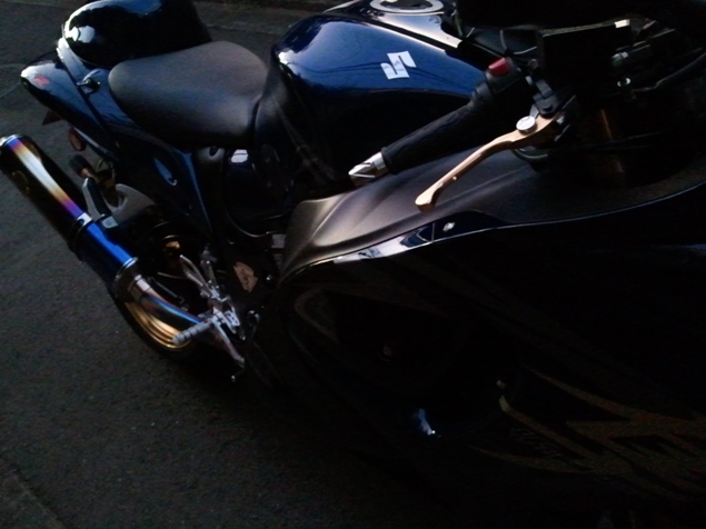 ガラスコーティングのハイブリッドナノガラスW-SHIELDを施工したバイク