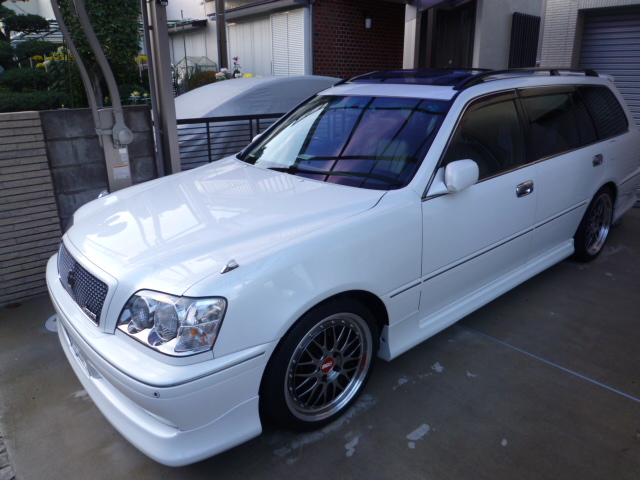 ガラスコーティングのハイブリッドナノガラスゼウスを施工したトヨタ　クラウンエステート