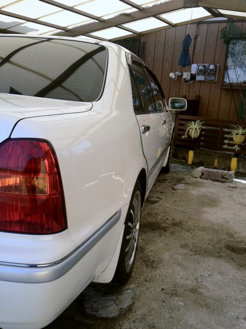 ガラスコーティングのハイブリッドナノガラスゼウスを施工したトヨタ　プログレ