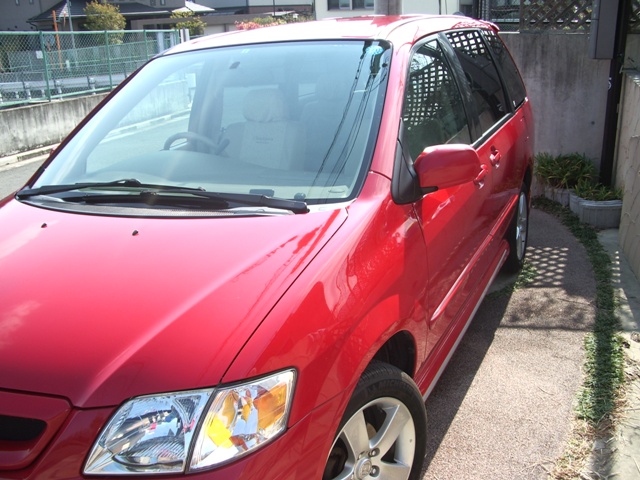 ガラスコーティング施工例　マツダ　MPV　レッド