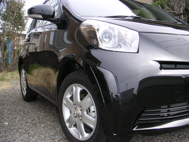 ガラスコーティング施工例　トヨタ　ＩＱ　ブラック